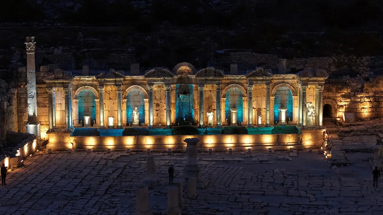 The lights were turned on for the night museum in Sagalassos, the city of love and emperors.