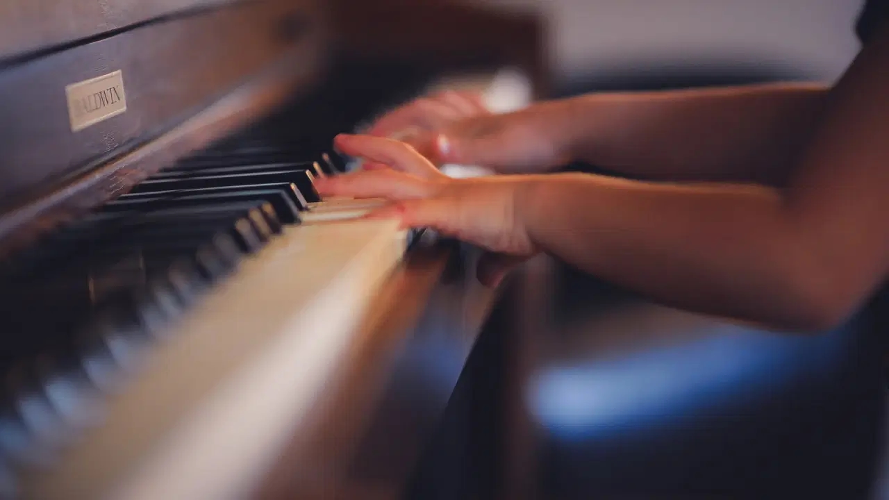 Study: Playing a musical instrument protects the brain from aging