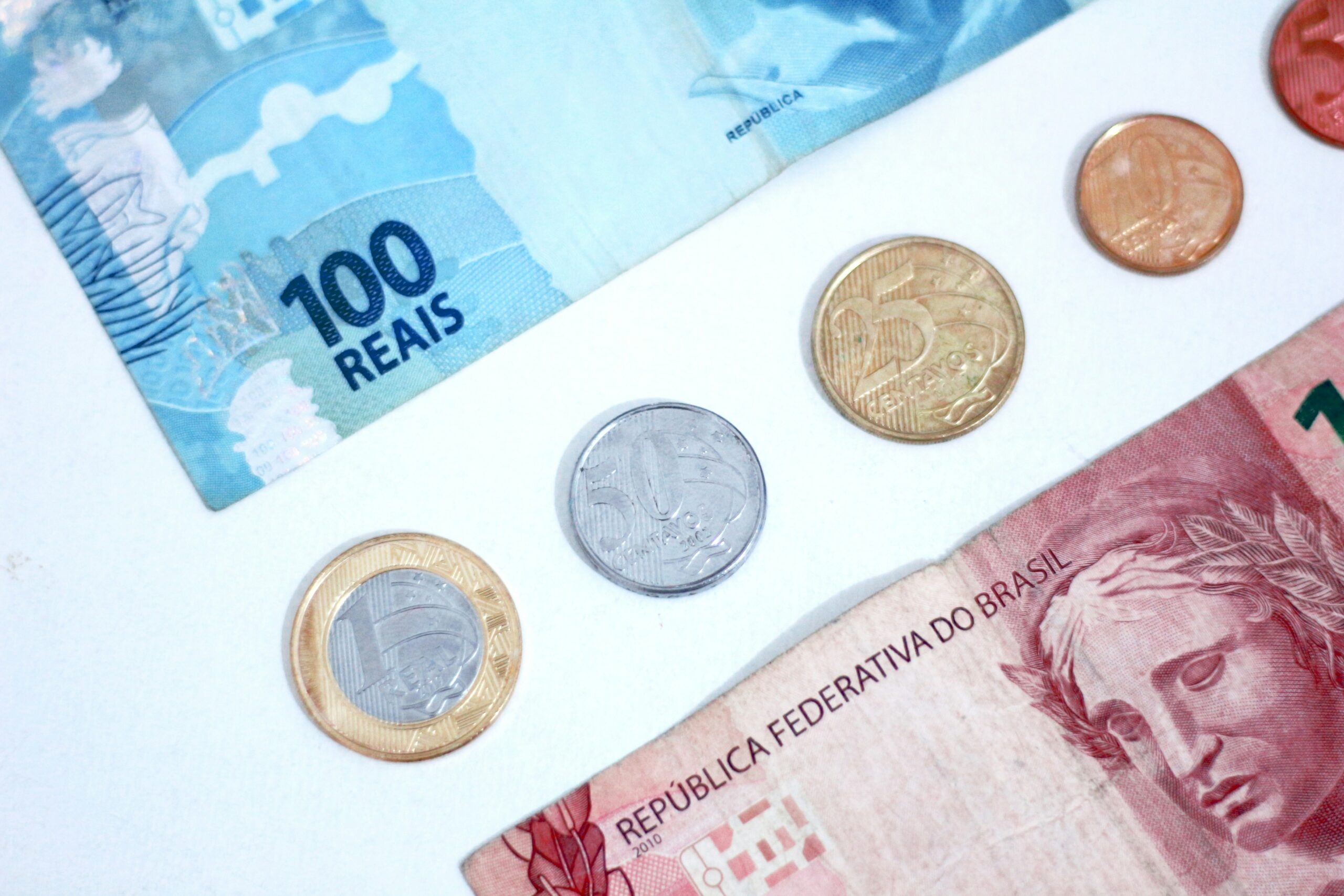 Valores a receber: brasileiros têm mais de R$ 10,5 bilhões em dinheiro esquecido