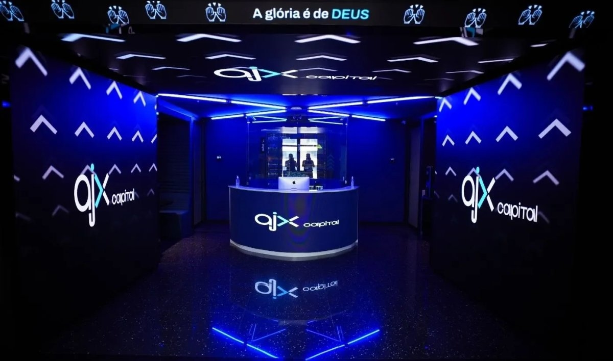 AJX Capital Investimentos shows that focusing on education is crucial for growth