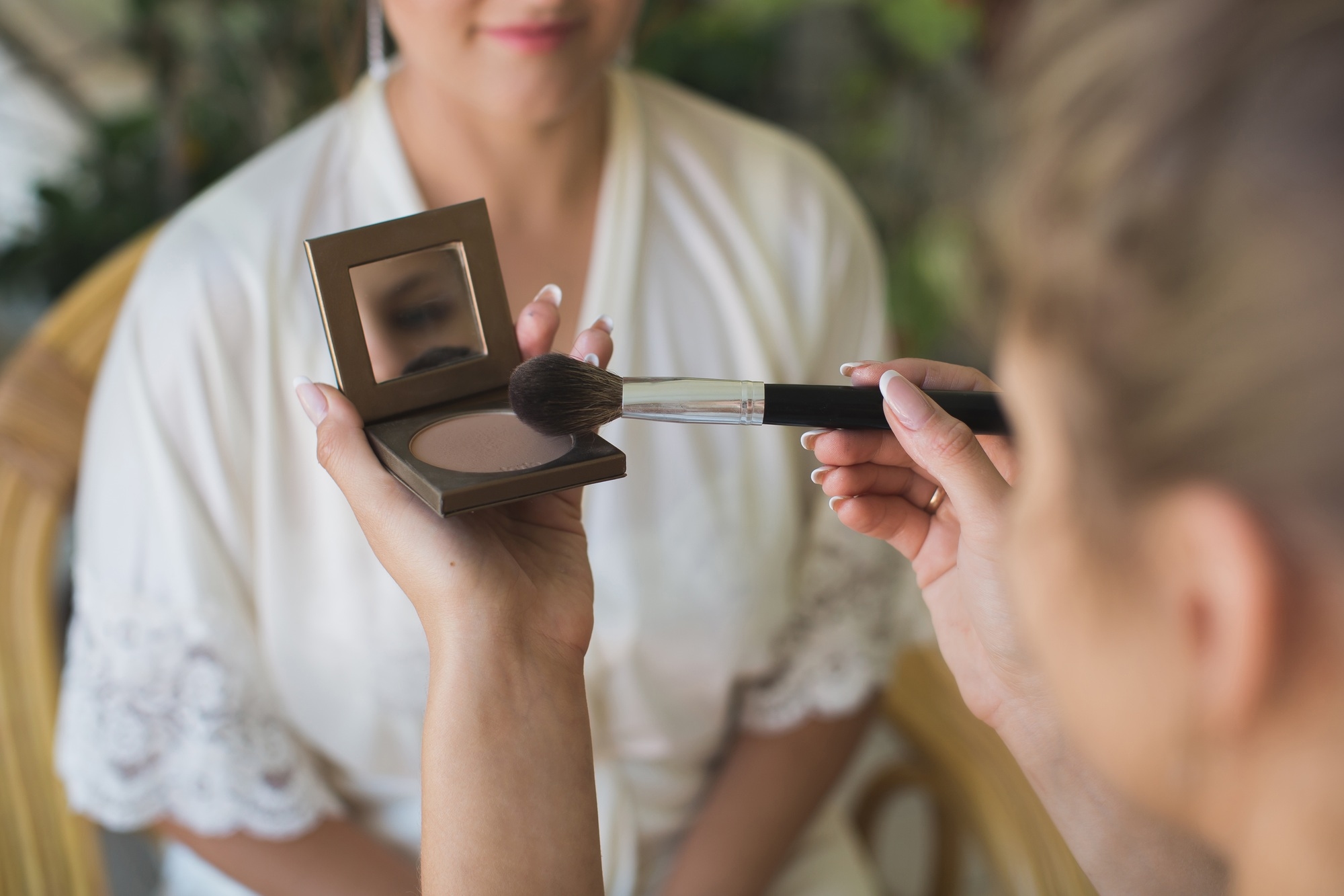 Perché dovresti prendere in considerazione l'idea di assumere una damigella d'onore per il successo del tuo matrimonio