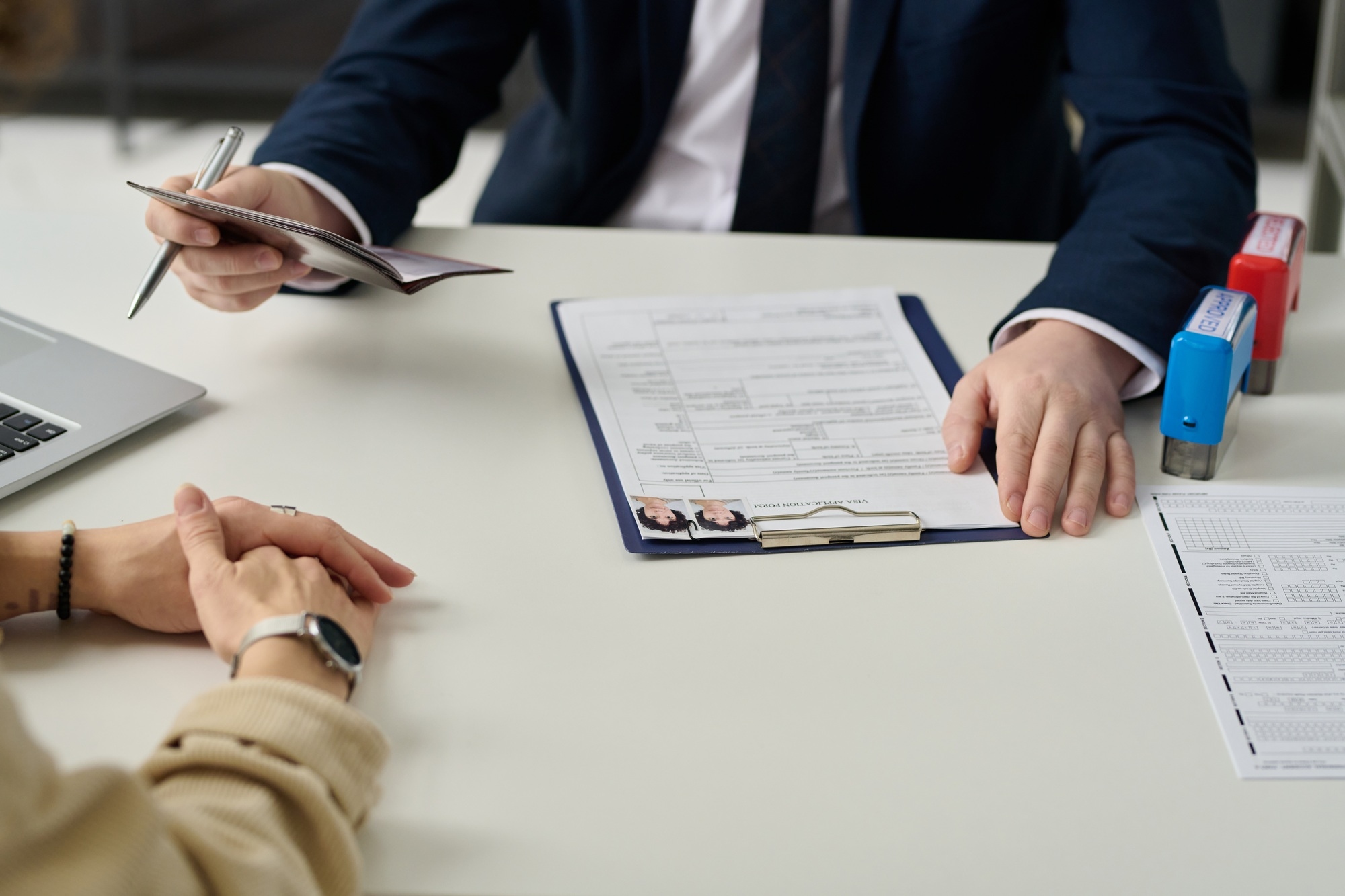 Comprendre le visa H2B : votre guide des opportunités de travail saisonnier