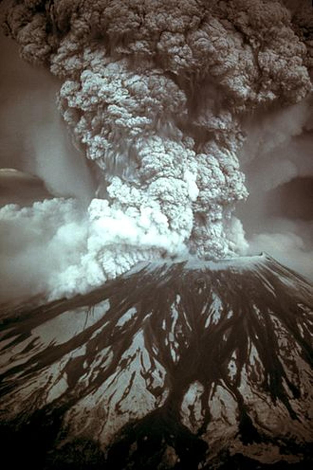 L’éphéméride du 18 mai : il y a 45 ans, l’éruption du mont Saint Helens, l’éruption volcanique la plus importante jamais enregistrée aux États-Unis