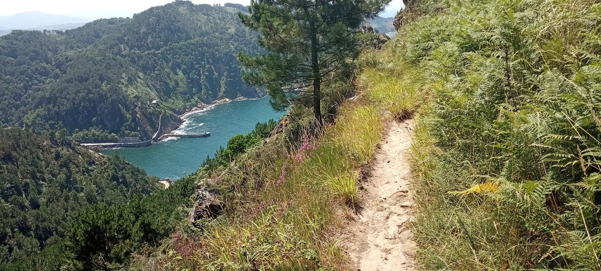 Férias na Espanha: trilhas do Cabo Figuier até o porto de Pasaia