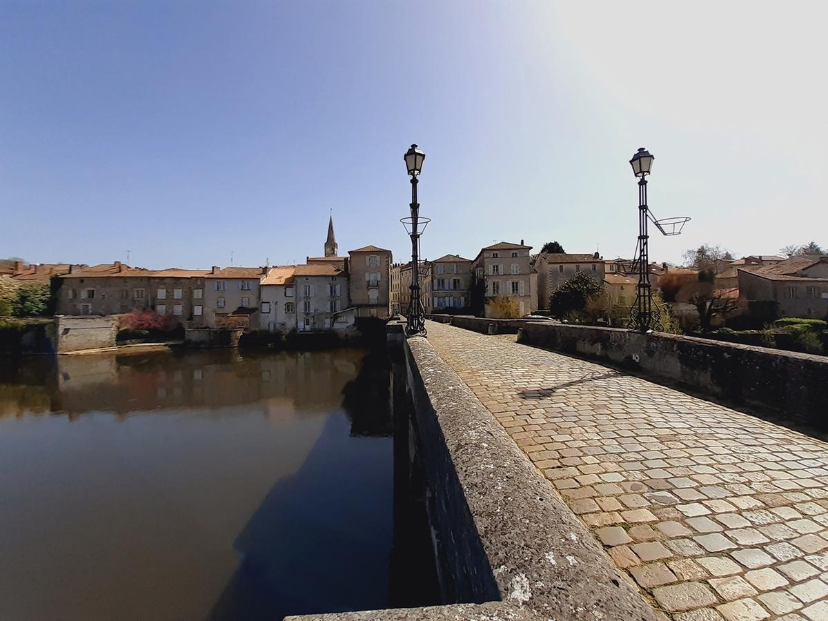 Holidays in Charente: what to see, what to do, where to eat, where to stay in Confolens