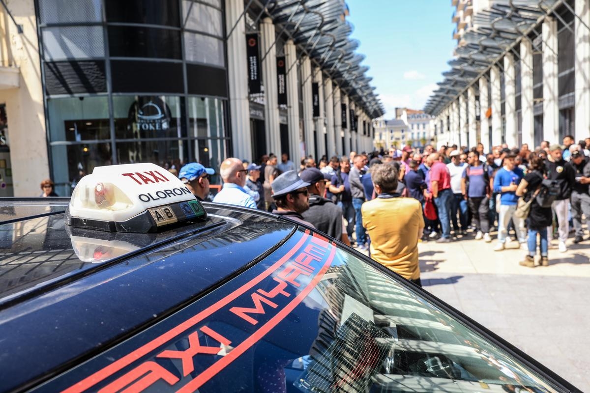 Taxis enojados: el transporte médico en el corazón del problema. ¿Qué cambiará el nuevo precio?