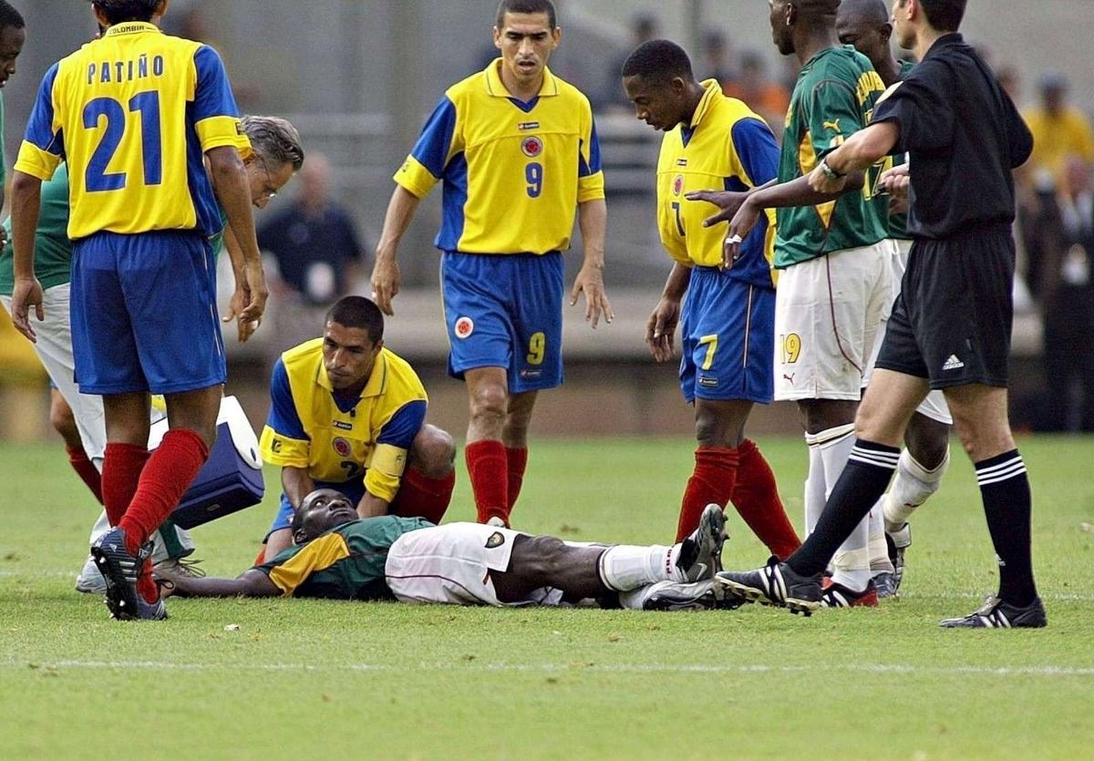 Ephemeride vom 26. Juni: Im Jahr 2003 starb der kamerunische Fußballspieler Marc-Vivien Foé während eines Spiels zwischen seinem Land und Kolumbien an einem Herzinfarkt.