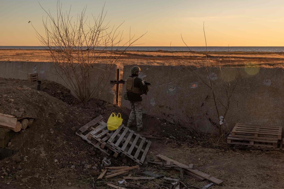 Krieg in der Ukraine: Russische Angriffe hinterlassen einen Toten und zwei Verletzte in der Region Cherson