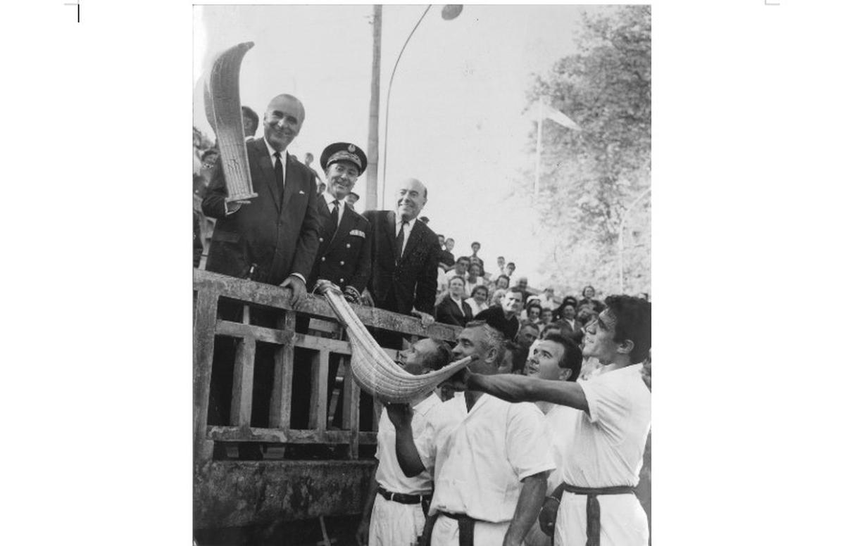 Play with the Eye of the Archives: guess the caption of our photos!