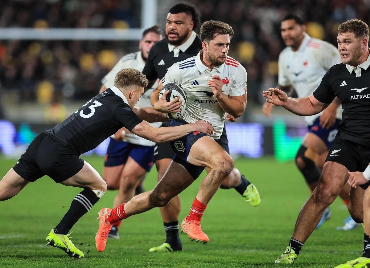 Fransa XV. Barassi, Woki ve Montagne, All Blacks'e karşı oynanacak maçta forma giyemeyecek, Hastoy'un La Rochelle savunmasında başlaması bekleniyor