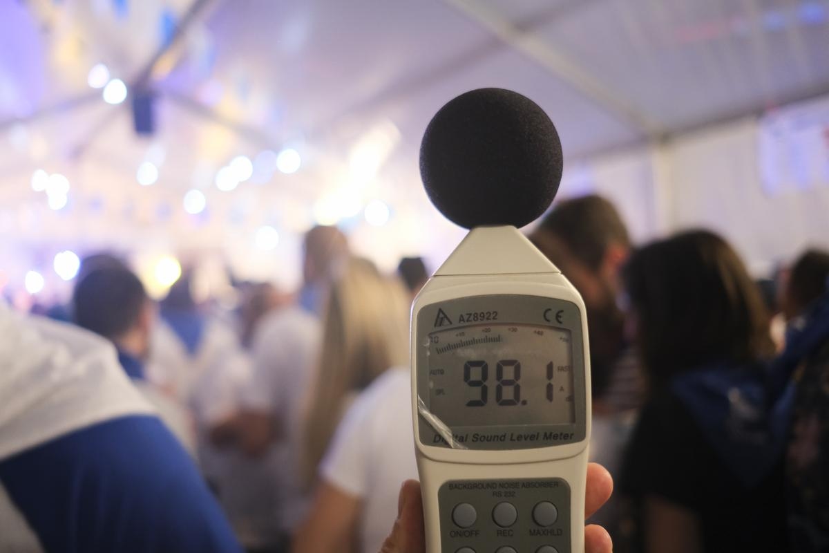 Madeleine Festivali 2025. 2 metre uzaklıktaki bir matkap gürültüsüne eşdeğer ses: Ses seviyesini ölçtük