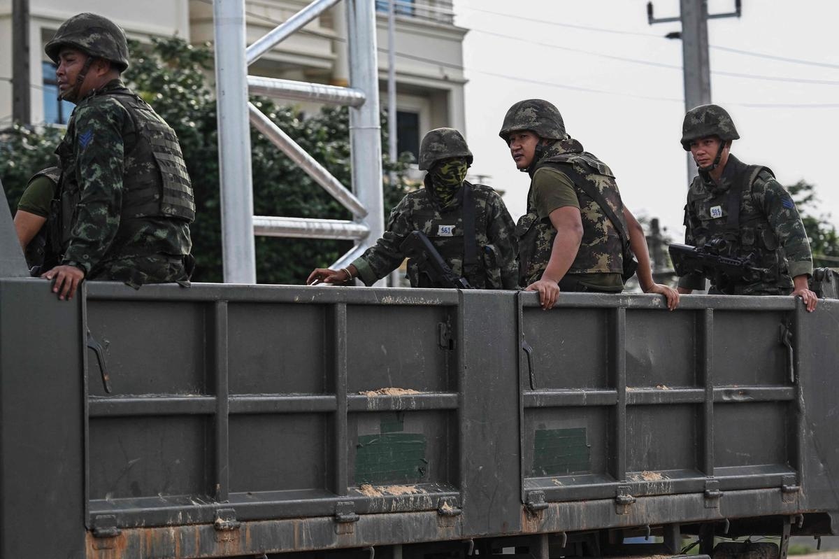Conflito Tailândia-Camboja: Quarto dia de combates apesar da proposta de cessar-fogo dos EUA