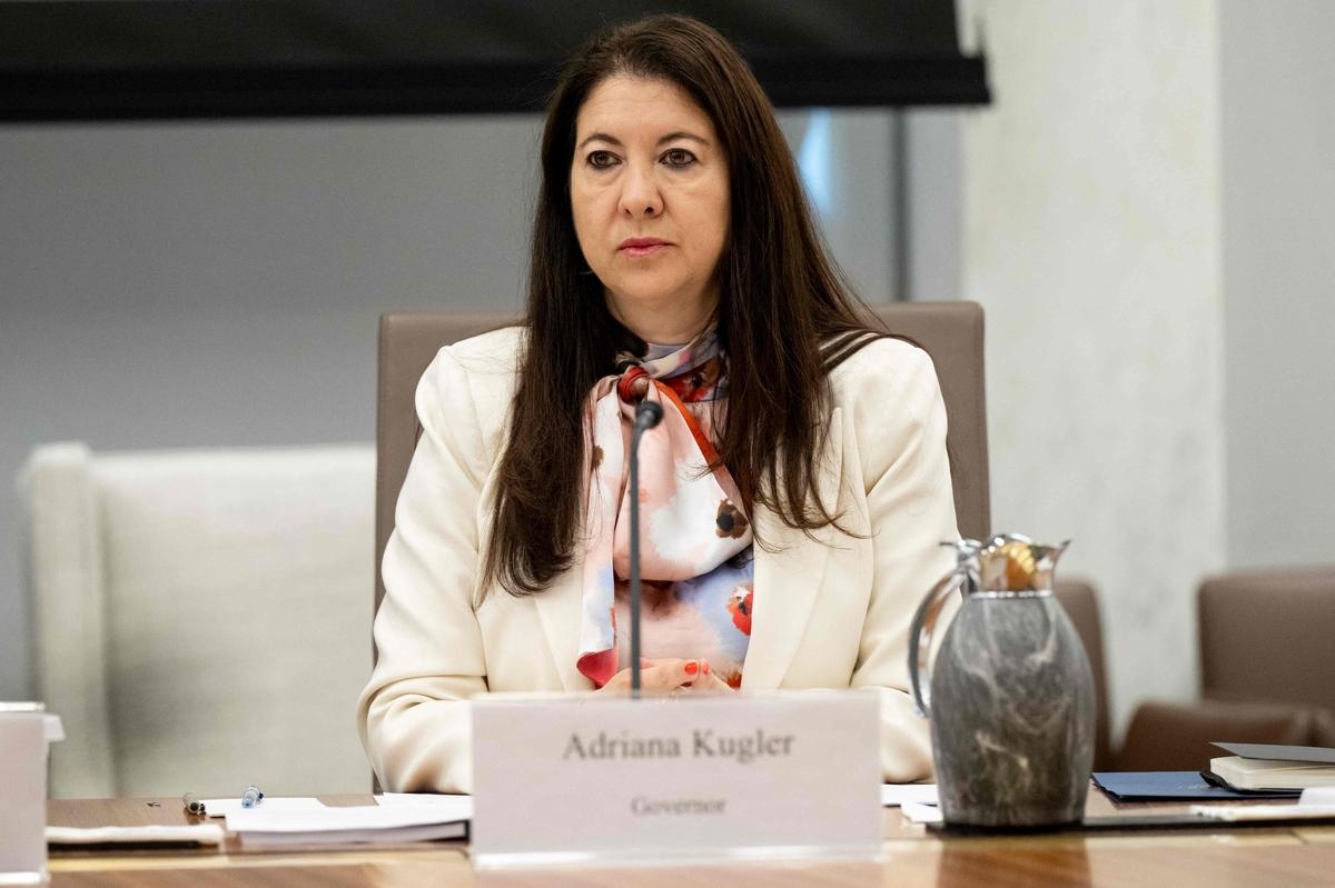 Estados Unidos: Renúncia surpreendente no Fed, Trump "muito feliz" por poder nomear um novo banqueiro central