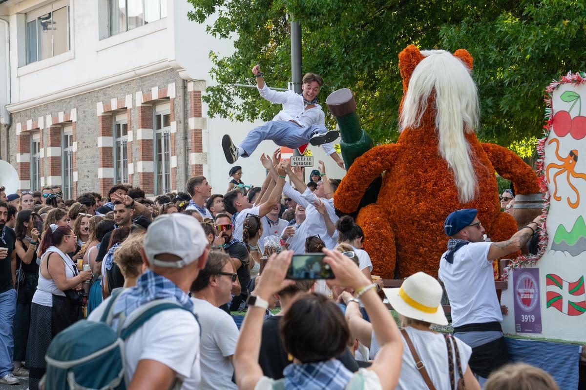 Hendaye: uma cavalgada flamejante concluiu o Festival Basco em grande estilo