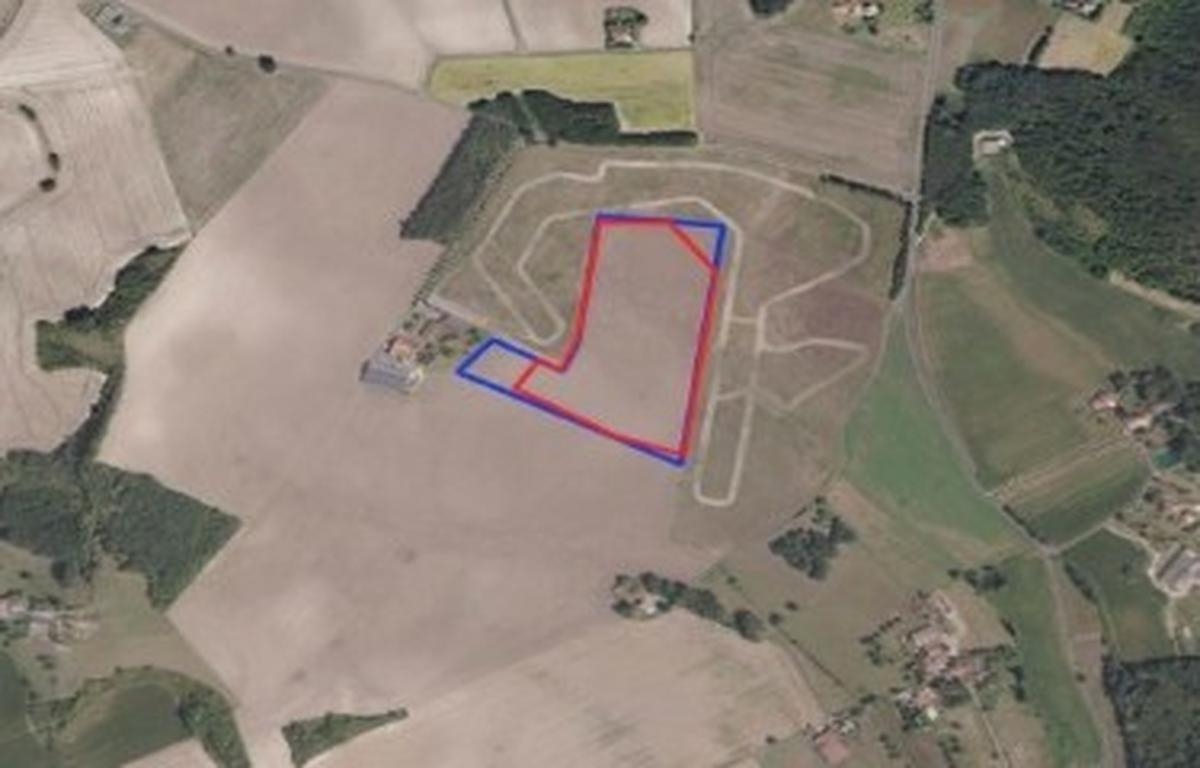 A future photovoltaic park in Vendoire, next to the abandoned racing circuit project?