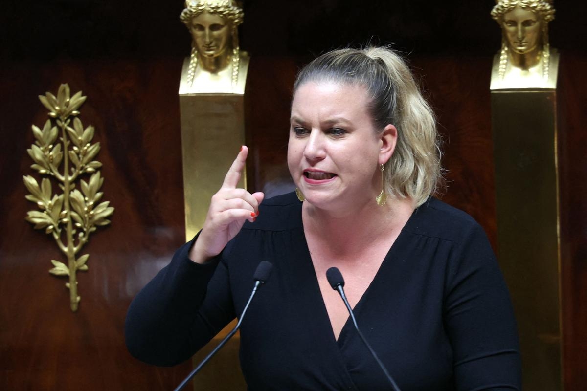Voto de confianza: LFI solo apoyará un gobierno del Partido Socialista si tiene un "programa innovador", afirma Mathilde Panot.