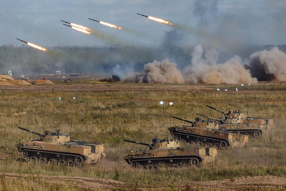 Defesa: Novos exercícios militares conjuntos entre Rússia e Bielorrússia preocupam OTAN