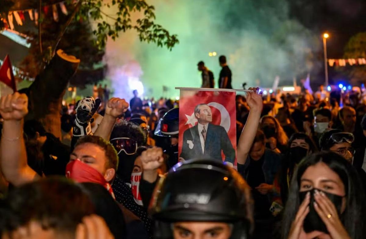 Türkei: Neue Verhaftungswelle gegen Oppositionelle in Istanbul wegen Korruption