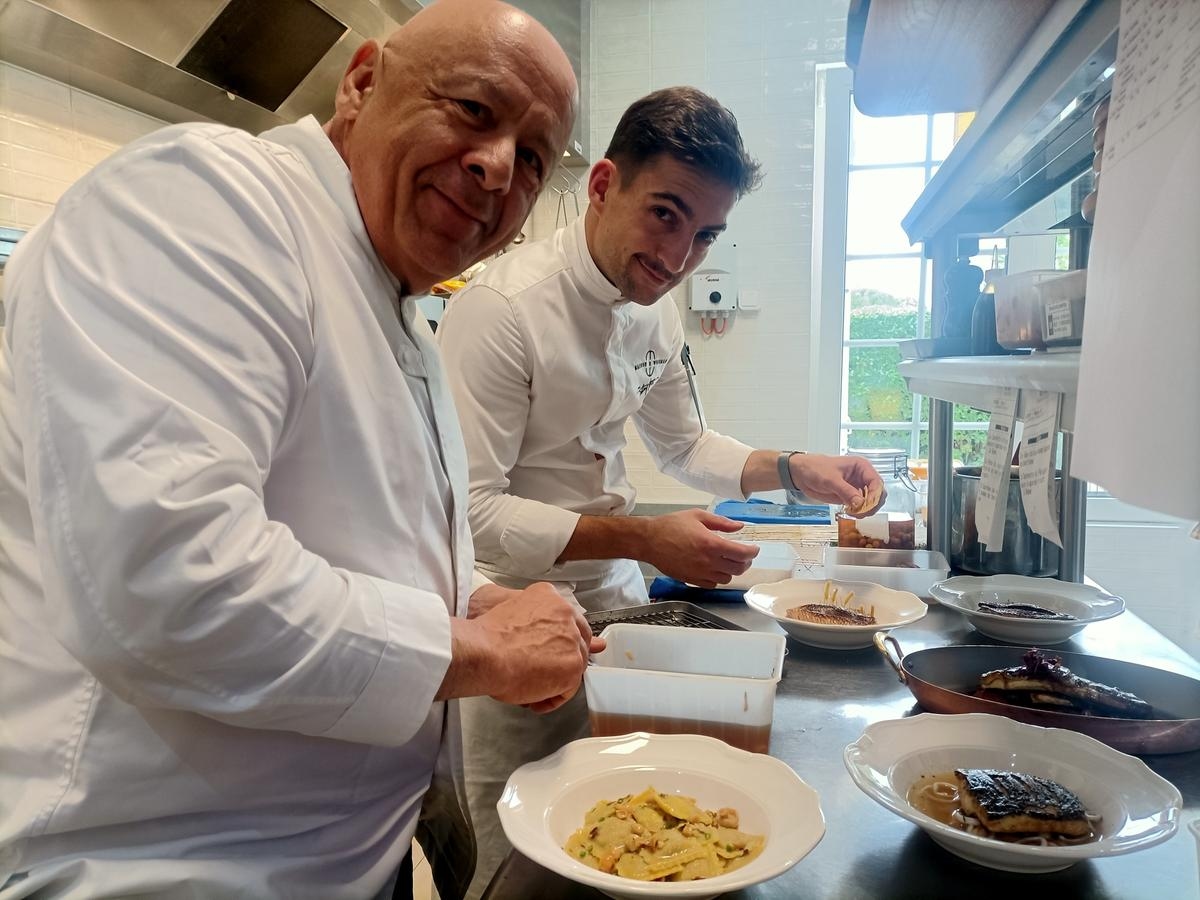 Video. Dordogne: „Die Dynamik der Jugend“, Thierry Marx bildet ein Duo mit Küchenchef Antoine Beyris in der Küche