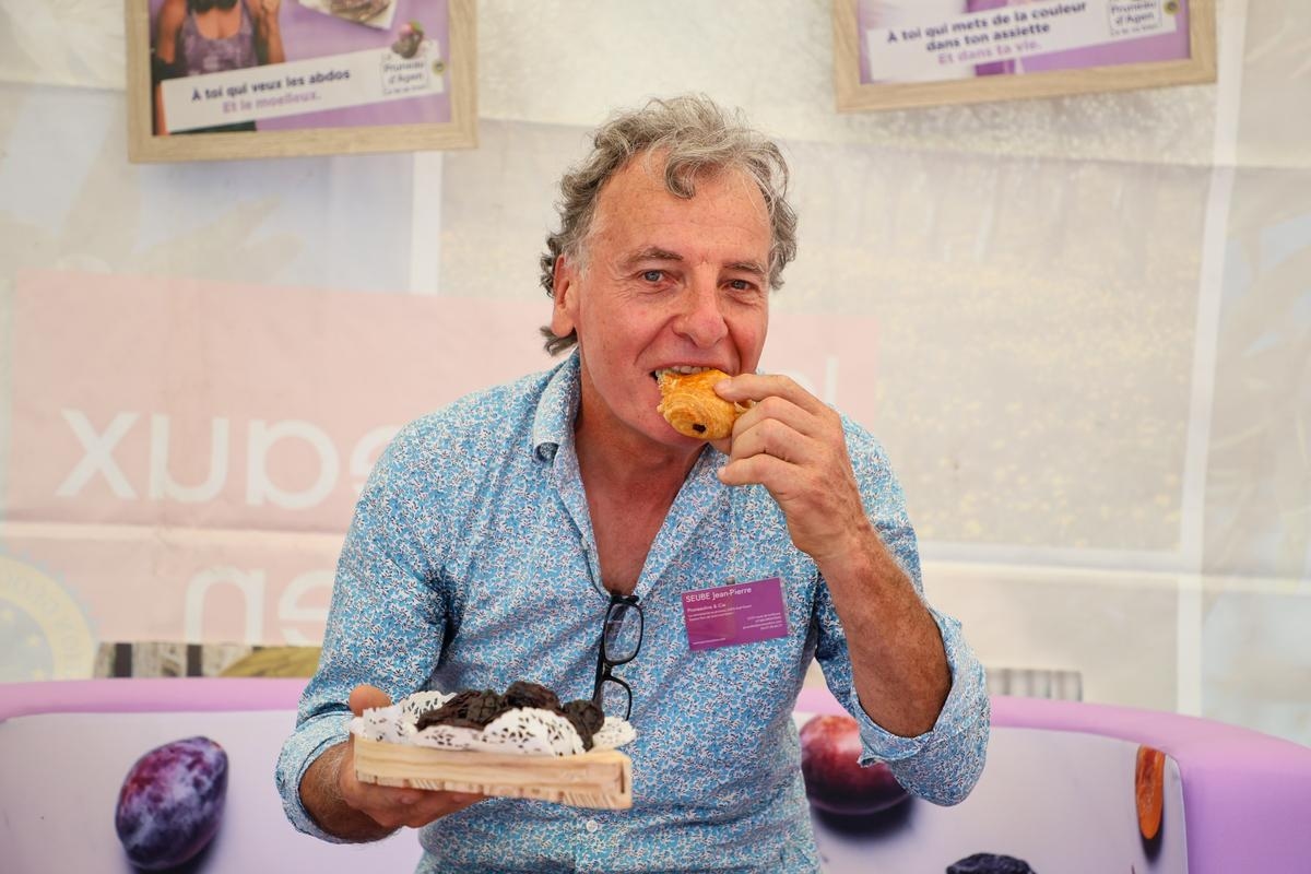 Gastronomía: inventó la pruneautine, una versión en ciruela de la chocolatine