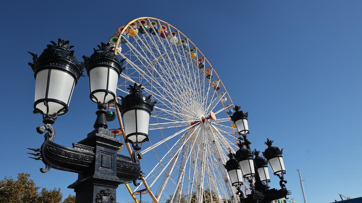 “We assemble like we would Lego”: at Quinconces in Bordeaux, the funfair is set up