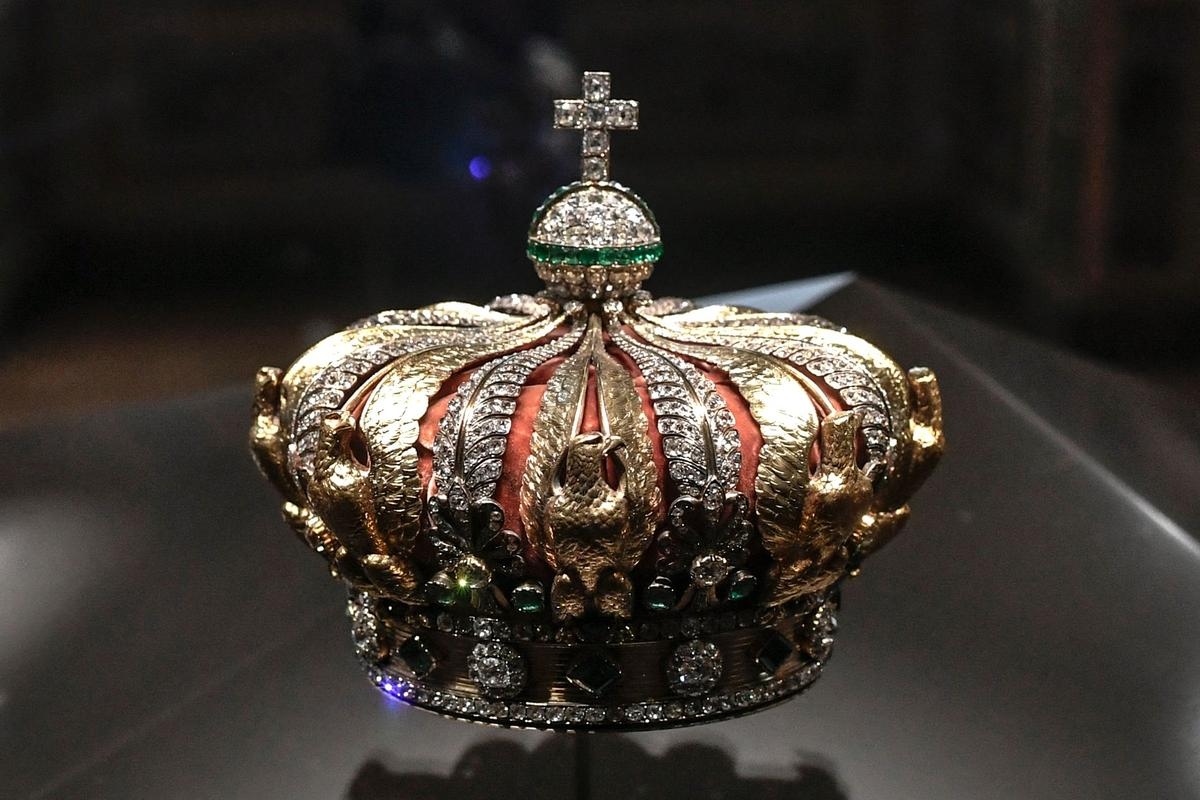 Louvre Hırsızlığı: Devlet Neden Paha Biçilmez Mücevherleri Sigortalayamıyor?