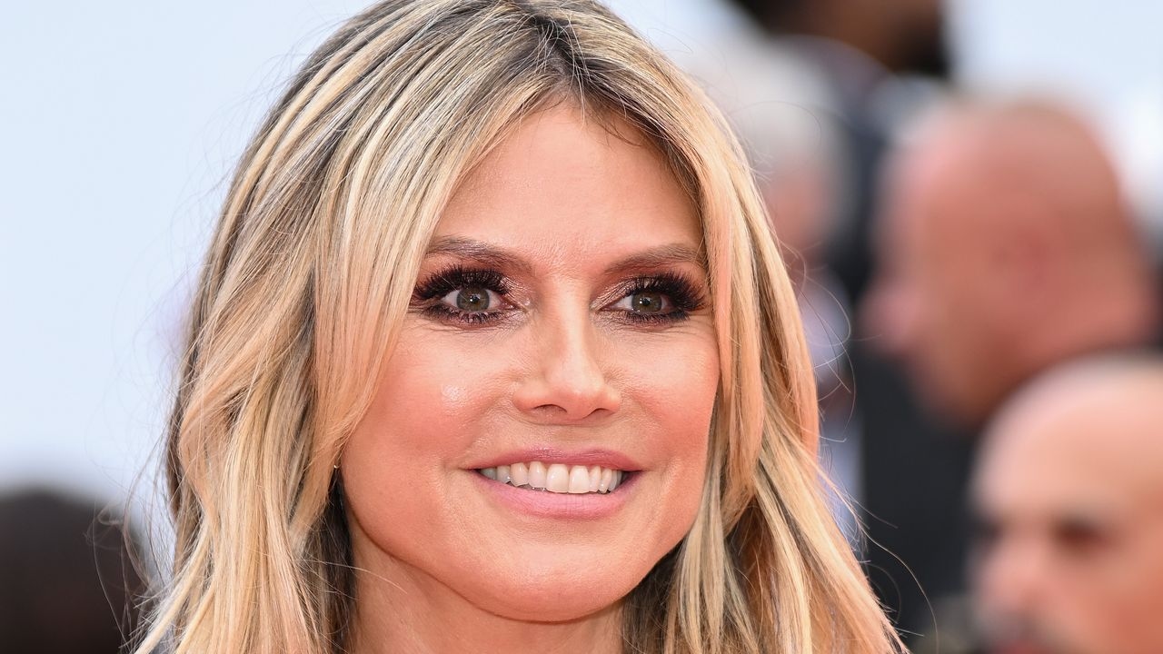 Heidi Klum: 2025 Cannes Film Festivali'nde kırmızı halıda giydiği elbiseyle neden kutlanıyor?