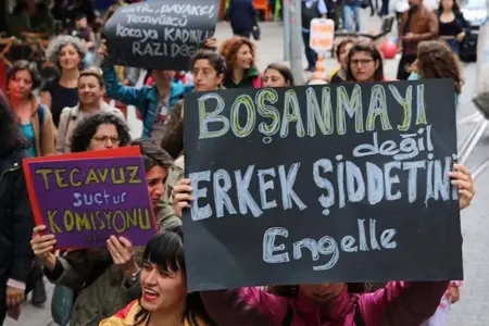 Crecen las reacciones al sistema de “mediación familiar”: ¿Qué dicen los abogados y las asociaciones de mujeres?