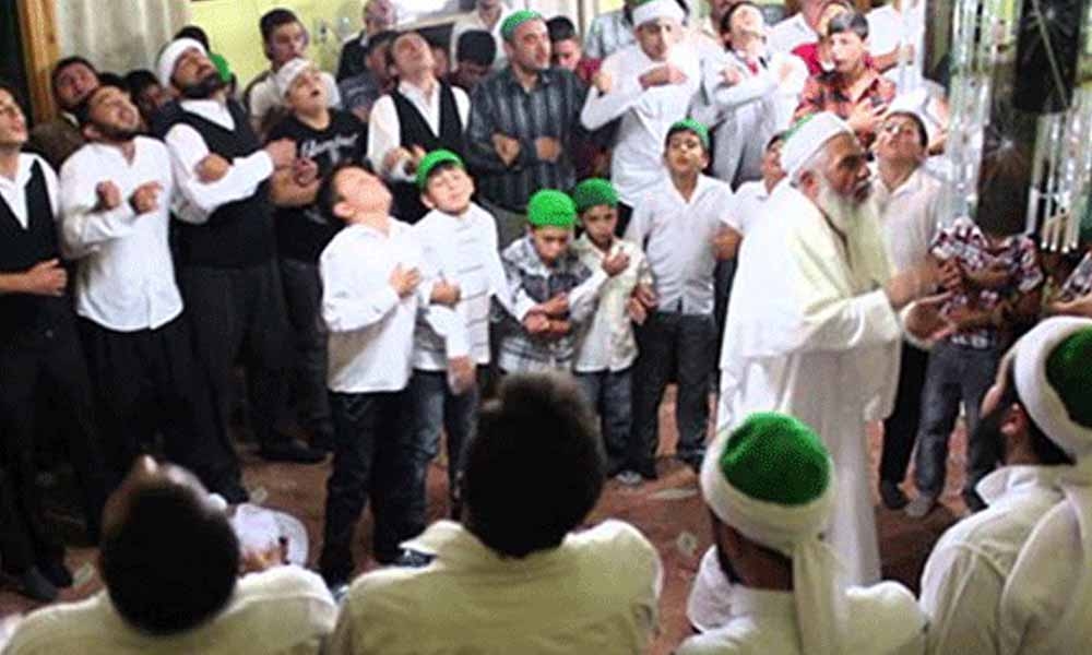 Tarık Çelenk escribió: ¿No pueden las comunidades y sectas religiosas ofrecer valores universales?