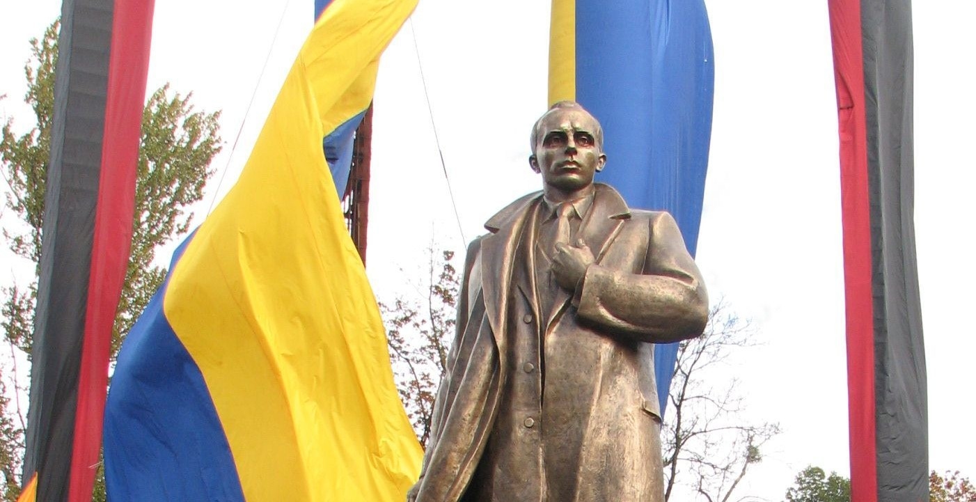 Candidato presidencial polonês entra em choque com prefeito ucraniano sobre monumento ao “genocida” Bandera