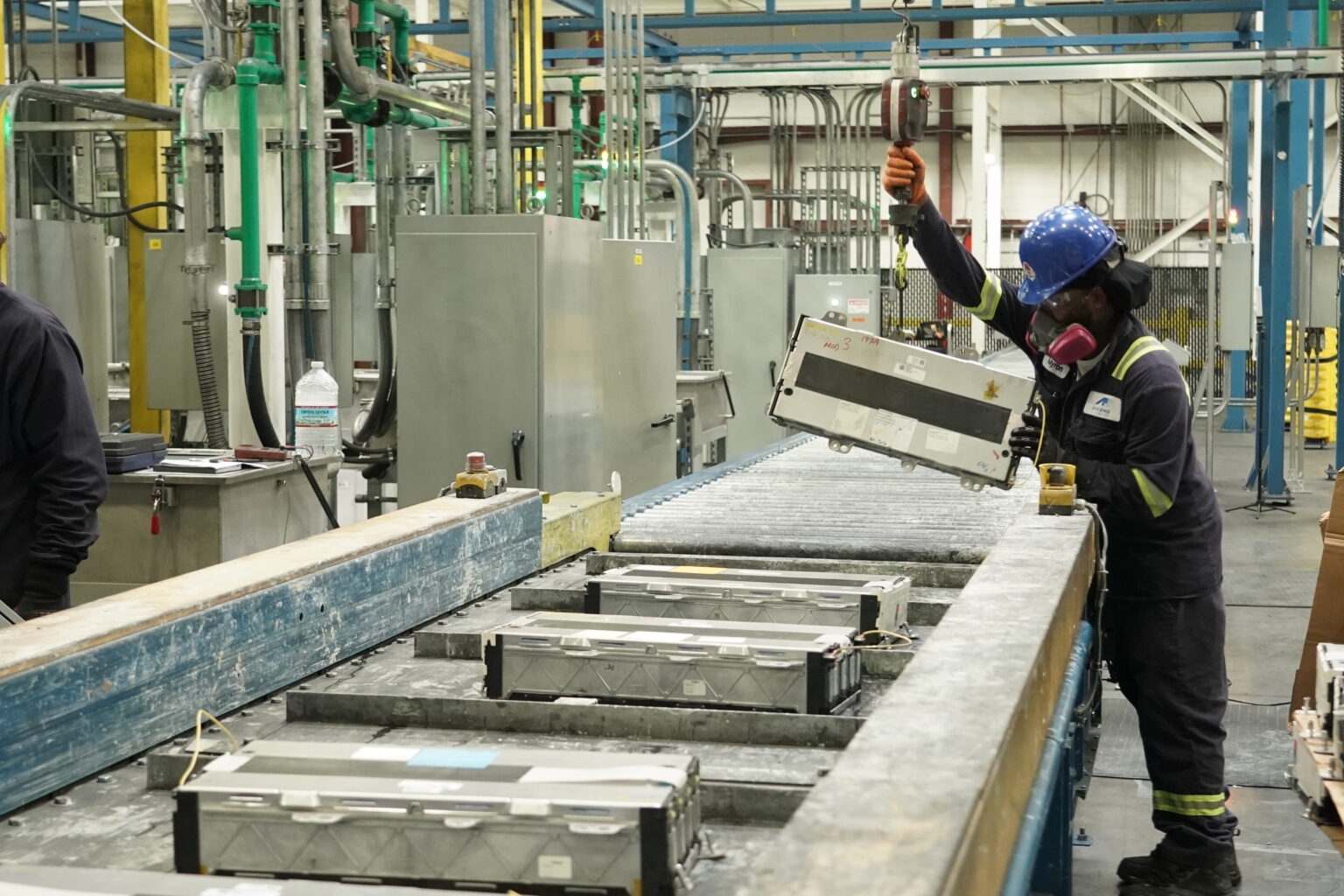Empresa americana construirá fábrica de materiais para baterias de US$ 1,3 bilhão na Polônia