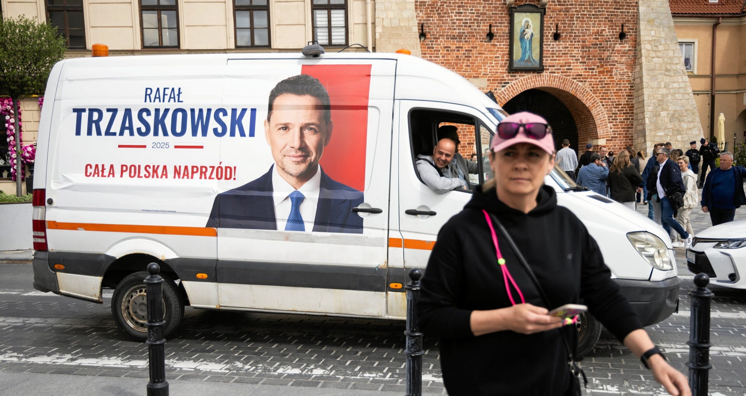 Polônia identifica anúncios políticos no Facebook financiados por estrangeiros antes da eleição presidencial