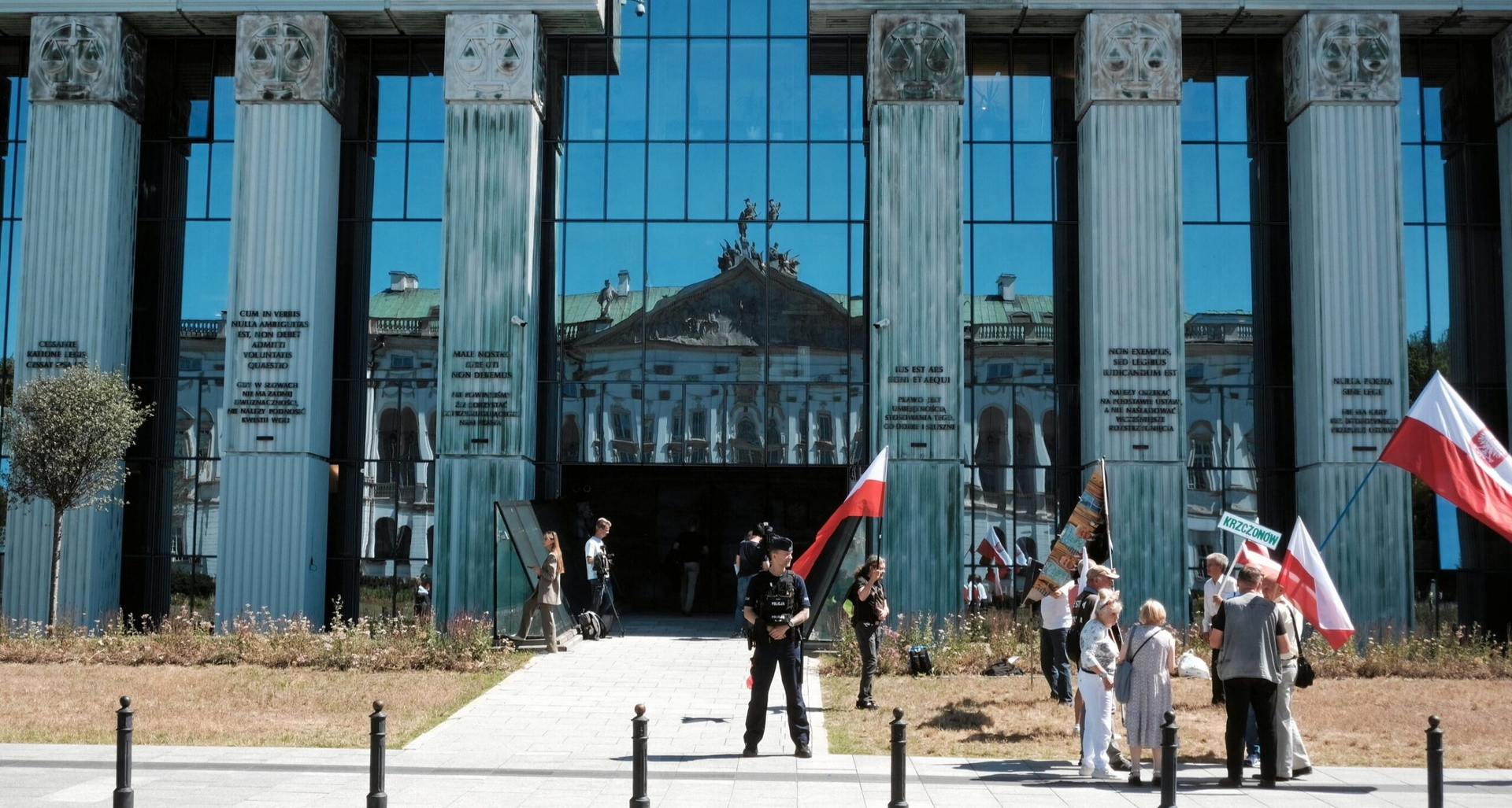 Disputed Supreme Court chamber confirms Polish presidential election result