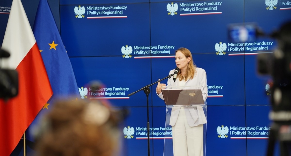 Poland freezes payments of EU Covid funds and blames former government for missingpending