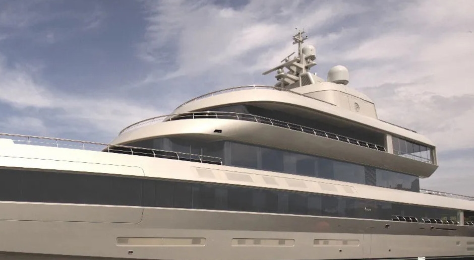 Armani sails into the open seas. Italian fashion house presents its first superyacht