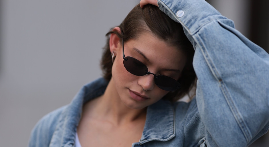 A hairstyle you will love this summer. Bixie cut adds lightness and takes years off