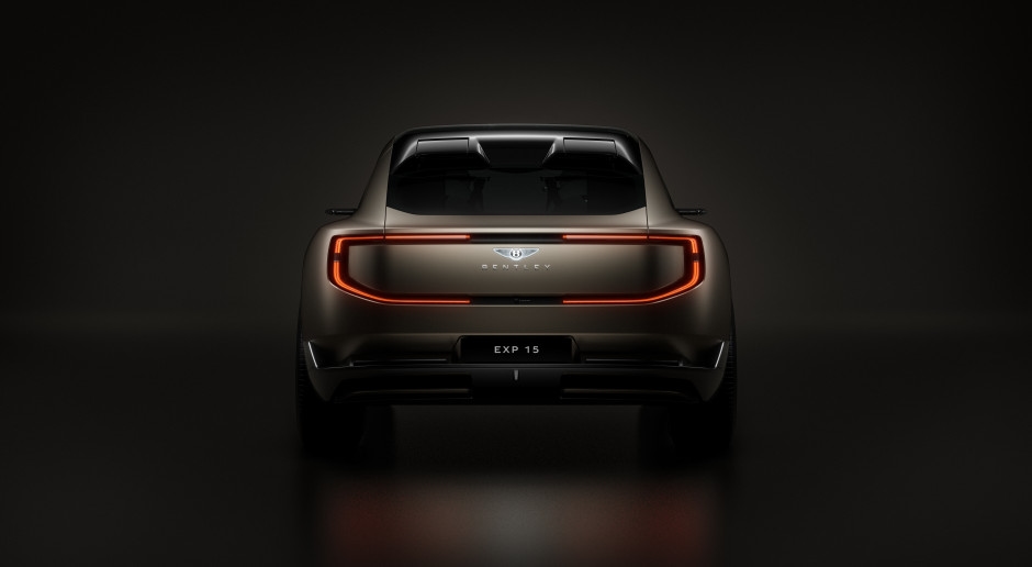La nuova Bentley fonde tradizione e futurismo. "È una bestia in agguato."