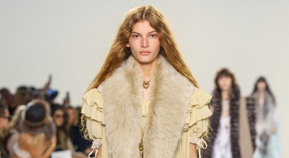 MODA NA JESIEŃ 2025: 5 najmocniejszych trendów, które zamienią Cię w modową królową sezonu