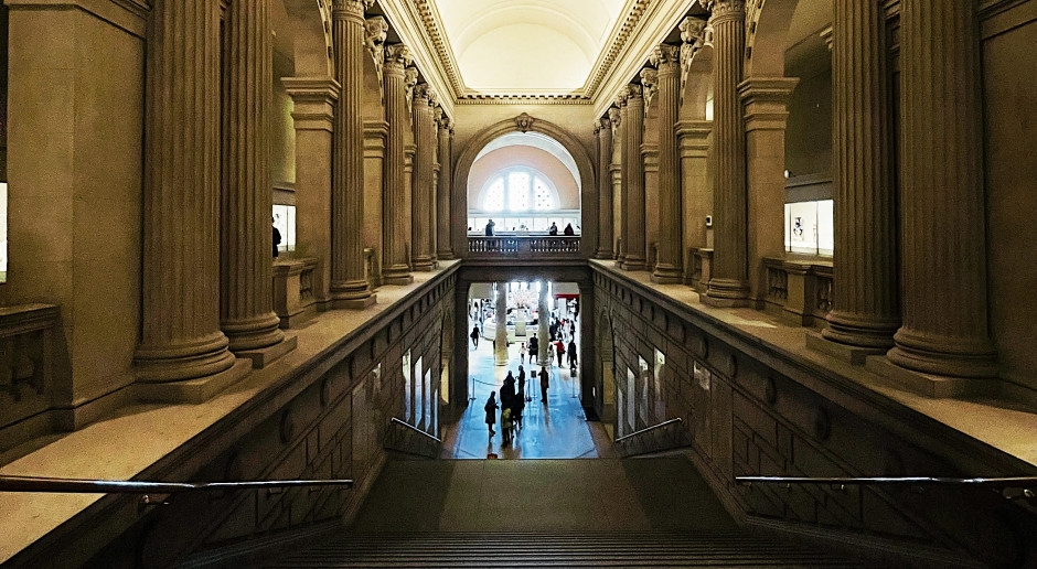 O Metropolitan Museum of Art quebrou o banco! Está planejando a maior exposição de todos os tempos.