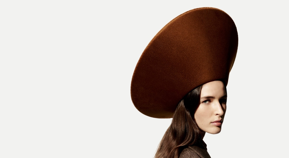 Loro Piana - o rei do "luxo discreto", em sua coleção de primavera de 2026 foca em cores e extravagância!