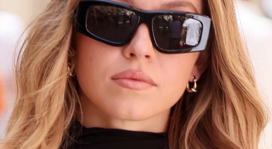 Станет ли она новой девушкой Джеймса Бонда? Джефф Безос сказал бы «да»!