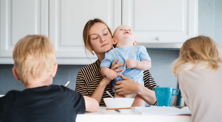 Migliaia di bambini stanno perdendo i sussidi. I criteri sono stati congelati