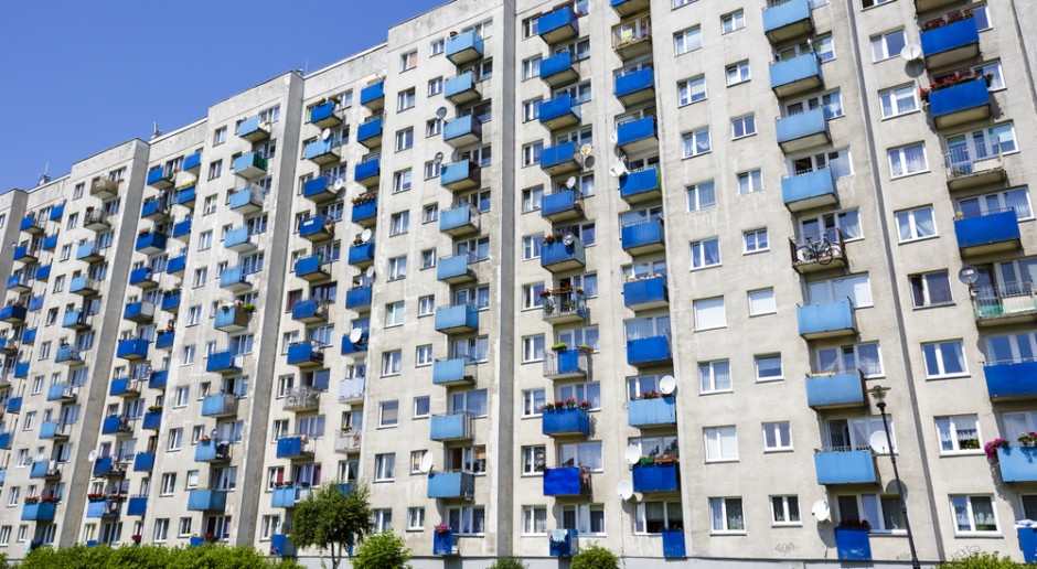 Nuove responsabilità per proprietari e gestori di edifici. Valutazioni obbligatorie dei rischi ogni sei anni.