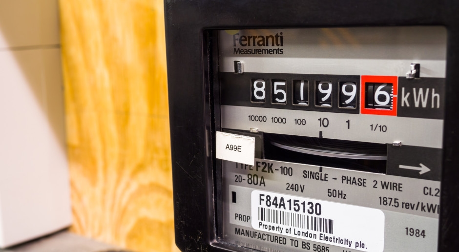 Los olvidadizos se quedarán con la cabeza entre las manos. Dolorosos recargos de electricidad con intereses.