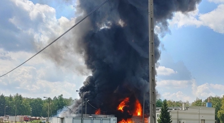 Un magazzino chimico a Sochaczew ha preso fuoco. Sono in corso le operazioni di spegnimento.