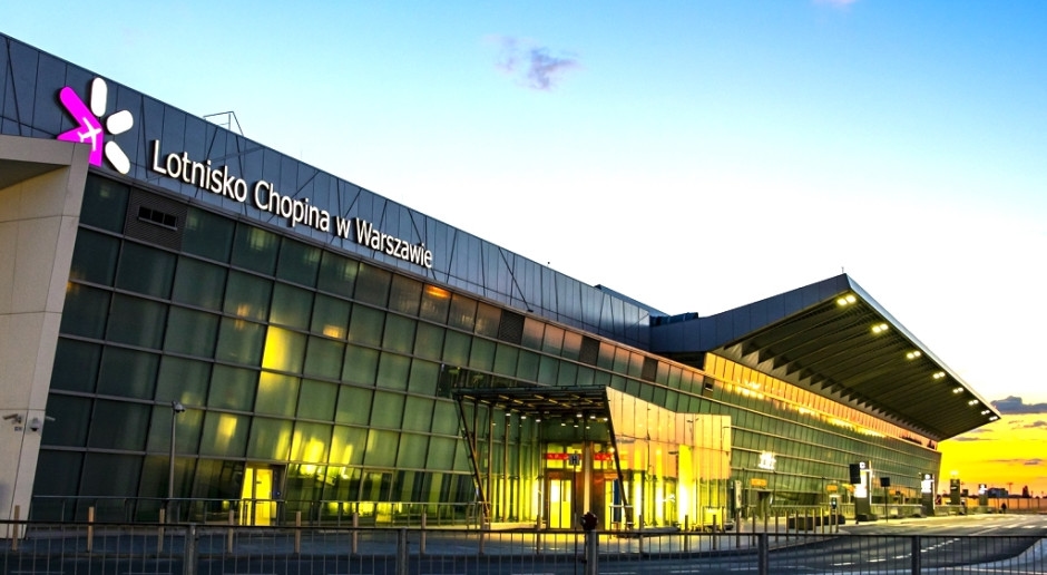 Five companies have applied to expand Chopin Airport. The airport aims to serve 30 million people annually.