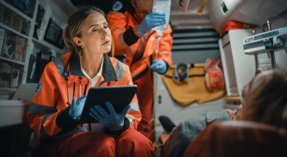 Geen papierwerk meer. Vanaf 2026 wordt er bij reddingsdiensten alleen nog gebruikgemaakt van elektronische documentatie.