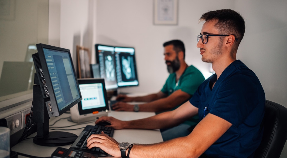Los hospitales esperan herramientas innovadoras de inteligencia artificial. La licitación está prevista para dentro de unas semanas.