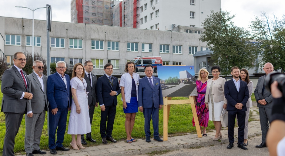 Ciechanów will have a modern emergency room. Construction on the expansion, which costs over PLN 56 million, has already begun.