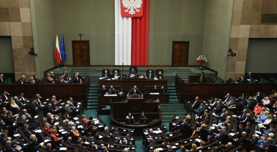 Die Regelungen für Ukrainer wurden erweitert und das System verschärft. Das Gesetz gilt auch für Ärzte.